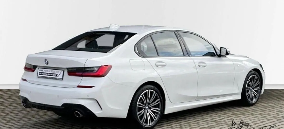 BMW Serie 3 318d 48V Msport Image 1