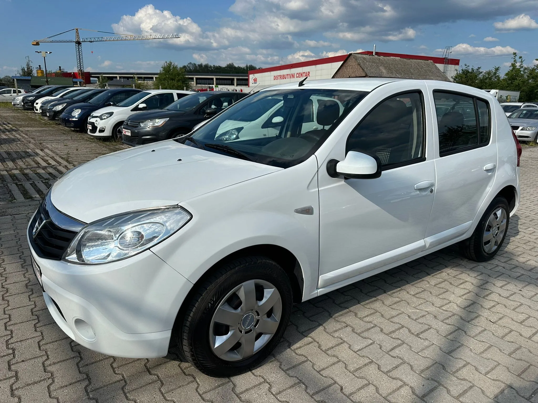 Dacia Sandero 1.2 KREDITI NA LICU MESTA Image 1